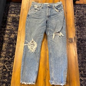 Abercrombie High Rise Mom Jean size 27 or 4